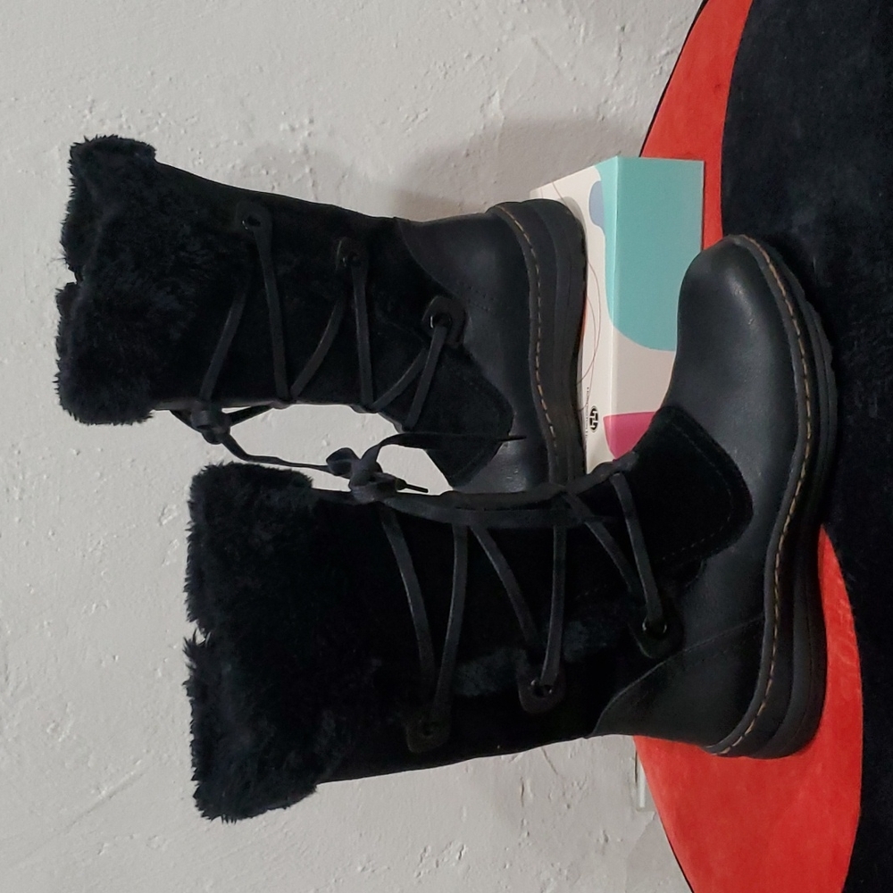 Baretraps Black Leather and Fur Boots